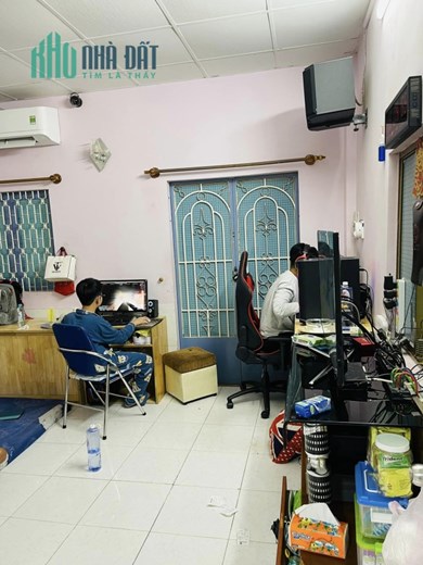 Lô góc 2 mặt thoáng, cần bán nhanh nhà trung tâm Quận 5, 32 m2, 2 tầng, chỉ với 4 Tỷ 4 (TL)