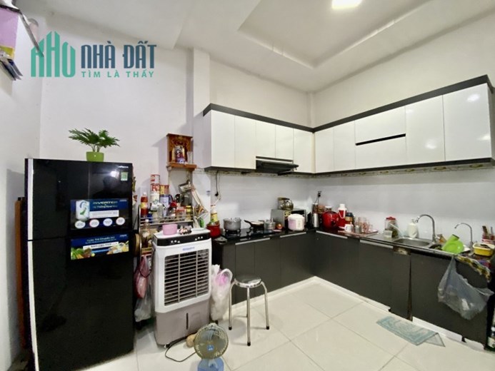 Nhà Mặt Tiền Kinh Doanh Phường Tân Quý quận Tân Phú 5.1Mx13M nhỉnh 5tỷ.