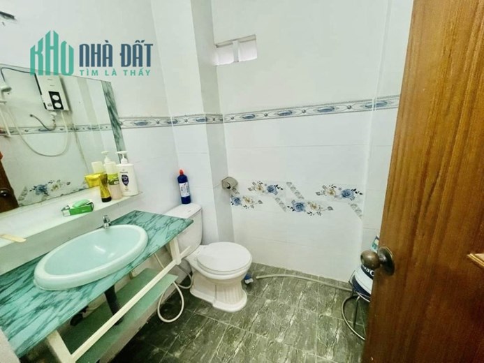 Nhà Mặt Tiền Kinh Doanh Phường Tân Quý quận Tân Phú 5.1Mx13M nhỉnh 5tỷ.