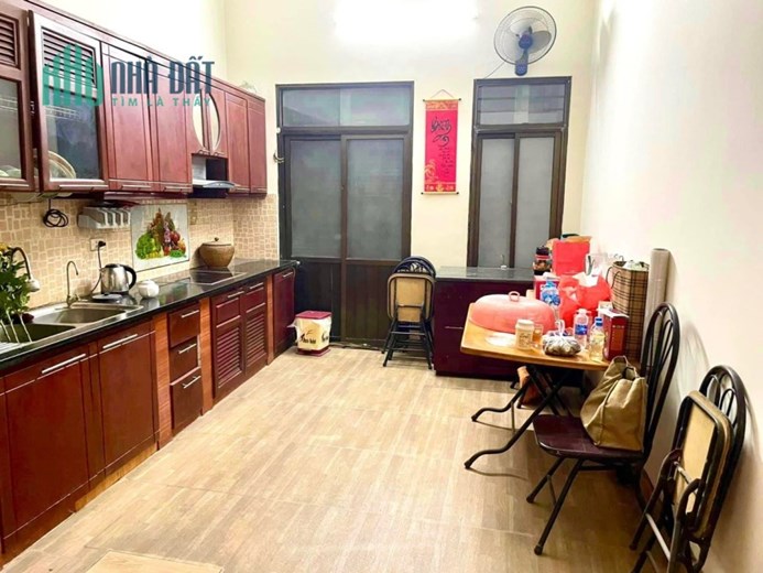 Bán nhà Mặt Phố Khương Đình nhỉnh 10 tỷ