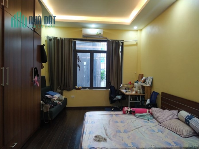 S.O.S! Bán GẤP! Nhà 3 tầng phố Ngô Gia Tự, gần ô tô, DT 80m2, MT 4.5m, giá hơn 3 tỷ