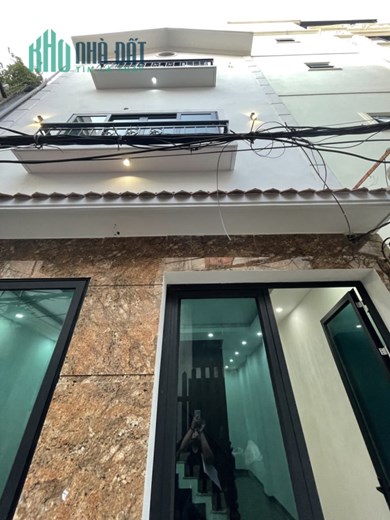 Bán nhà Bồ Đề,Long Biên 42m2 ,3 tầng ,Mt 5m ,nhà đẹp ,gần hồ giá nhỉnh 4 tỷ