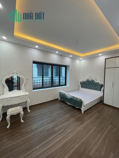 Bán nhà Bồ Đề,Long Biên 42m2 ,3 tầng ,Mt 5m ,nhà đẹp ,gần hồ giá nhỉnh 4 tỷ