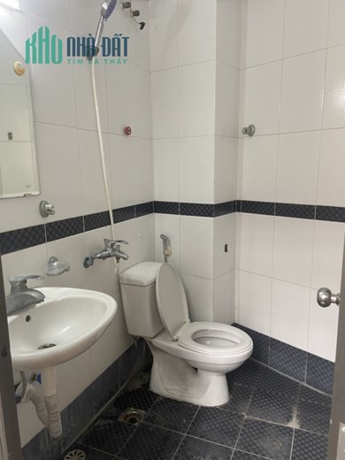 Cho thuê nhà nguyên căn Trần Quốc Toản Hoàn Kiếm 35m2 x 5T