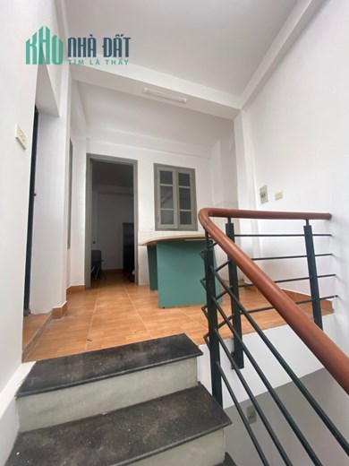 Cho thuê nhà nguyên căn Trần Quốc Toản Hoàn Kiếm 35m2 x 5T
