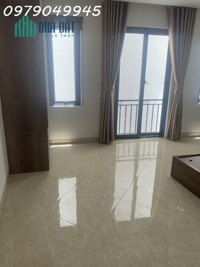 BÁN NHÀ TRỌ CẦU GIẤY 100M2X5T, MT5.6M,Ô CHỜ THANG MÁY,NGÕ 3M,13 TỶ HƠN