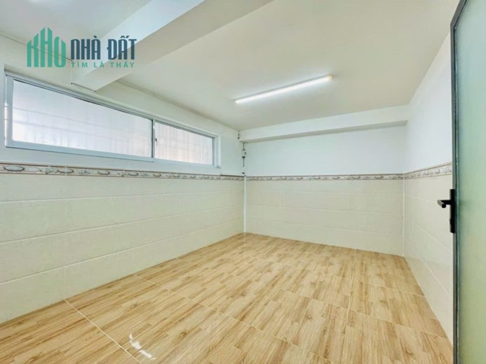 NHÀ MỚI ĐẸP Ở NGAY - 48M2 XÂY FULL 3 TẦNG - SÁT VÁCH QUẬN 1.4.950TY