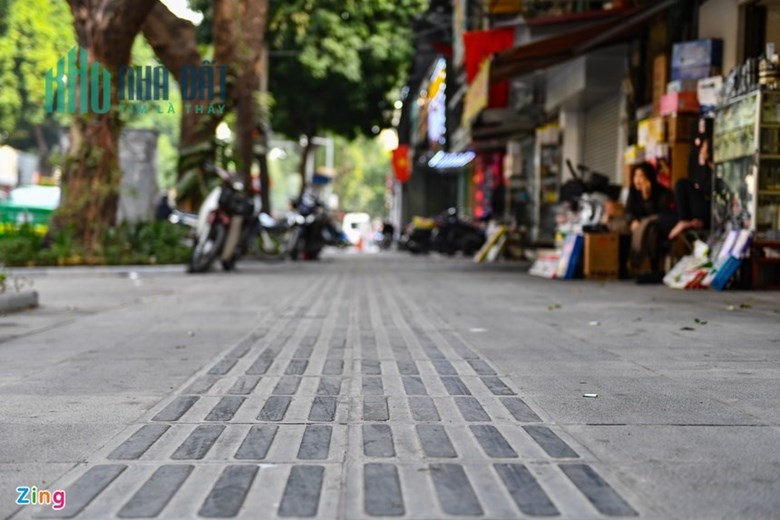 HƠN 10 TỶ NHÀ MẶT PHỐ NVC - NGÃ TƯ- LÔ GÓC-VỈA HÈ - THANG MÁY