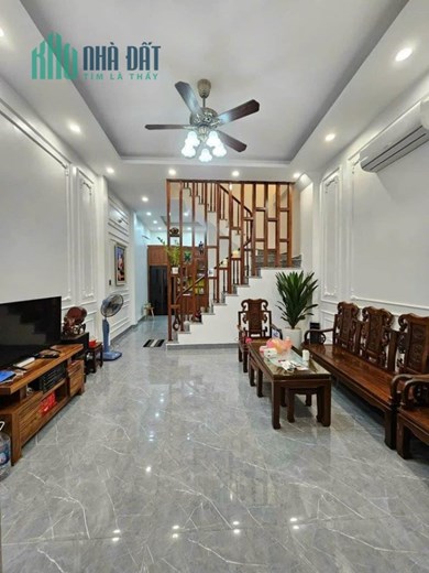 BÁN NHÀ TÔN ĐỨC THẮNG, NGÕ RỘNG, GẦN HỒ, 40M2 4 TẦNG, GIÁ 4.1 TỶ