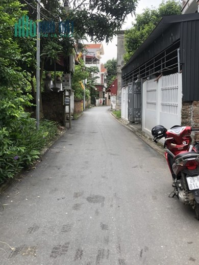 Bán đất Đông Dư, Ba Thoáng, ô tô, 70 m2, MT 4,4 m, giá chỉ 1,5 tỷ.