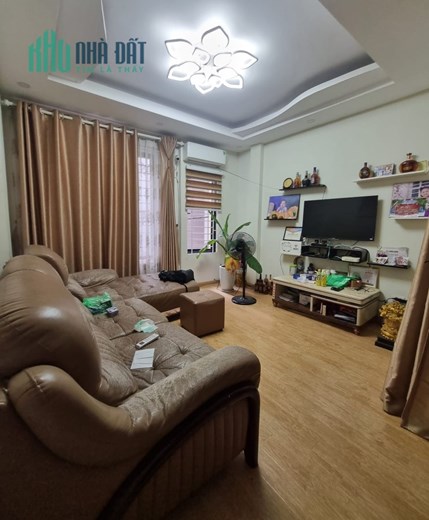 BÁN NHÀ TRUNG KÍNH – NHÀ DÂN XÂY - NGÕ Ô TÔ NHỎ ĐỖ - GẦN Ô TÔ TRÁNH – 5 TẦNG X 51M2, 6.4 TỶ