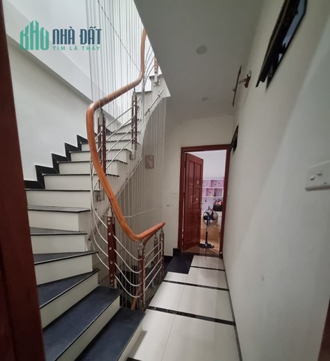BÁN NHÀ TRUNG KÍNH – NHÀ DÂN XÂY - NGÕ Ô TÔ NHỎ ĐỖ - GẦN Ô TÔ TRÁNH – 5 TẦNG X 51M2, 6.4 TỶ