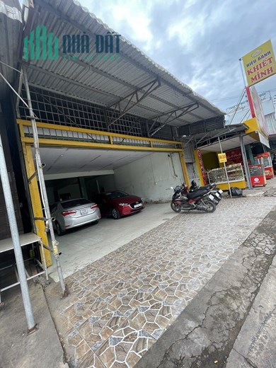 NHÀ ĐẸP - GIÁ TỐT - Chính Chủ Cần Bán Nhà MẶT TIỀN Kinh Doanh Quốc Lộ 57 (đối diện bến xe Mỏ Cày