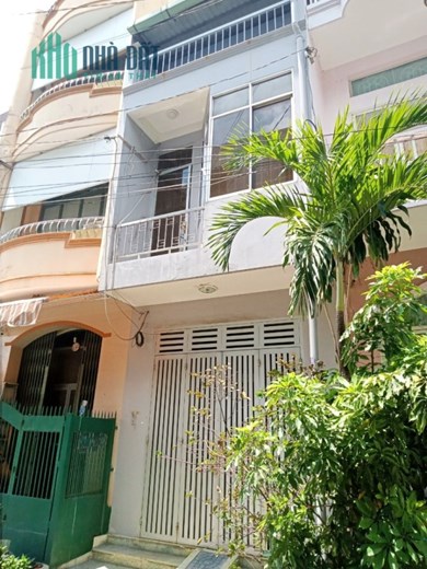 Nhà thuê hẻm Ô tô 289 đường Bình Đông P14Q8 - Giá : 9 Triệu / Tháng