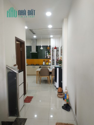 Bán nhà HXH Lê Văn Quới, 5 tầng, 4x16, 4PN, 4WC, khu an ninh 7,3 tỷ TL.