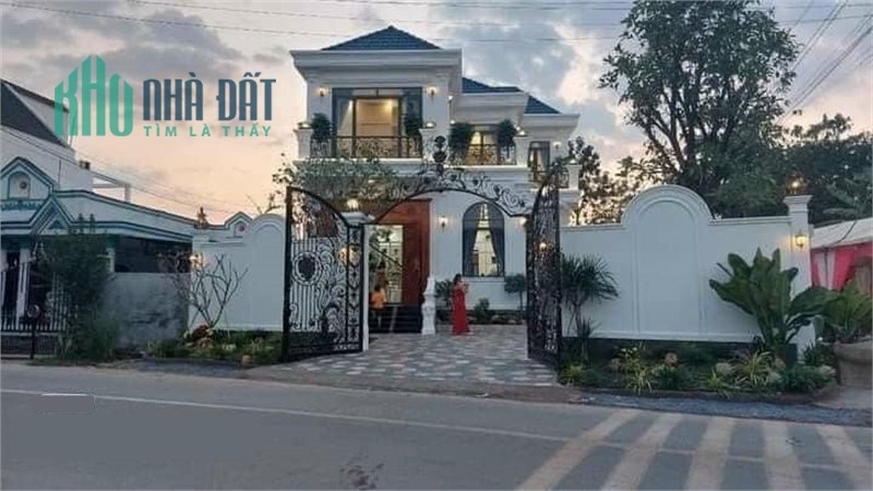 Biệt Thự Sân Vườn mặt tiền Tân Hiệp, Hóc Môn – 12x22m, tặng Full nội thất.