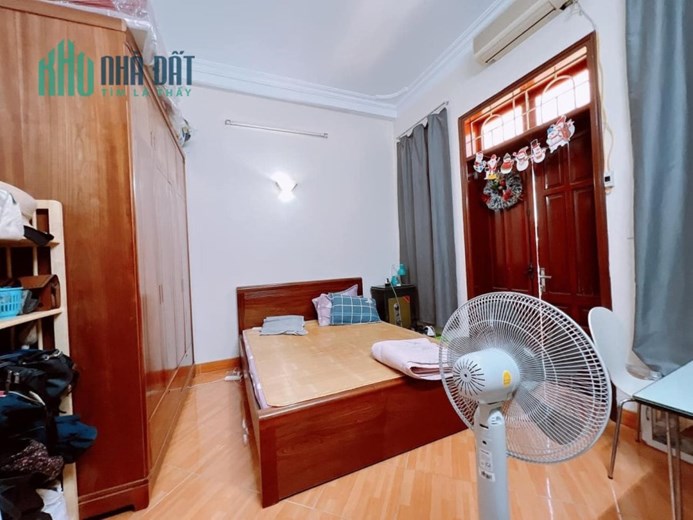 Bán nhà Ngõ Văn Chương, 2 thoáng, gần hồ, nhà đẹp dân xây 40m, 4 PN, 4.1 tỷ