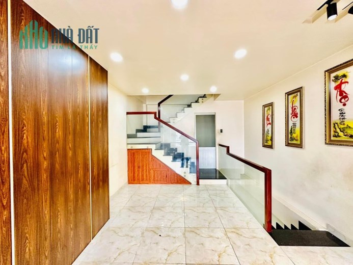 Bán nhà mặt tiền Trịnh Đình Trọng, ngay Khuông Việt, nhà mới 4 Tầng, 4x12m, 4PN, 8.8 tỷ