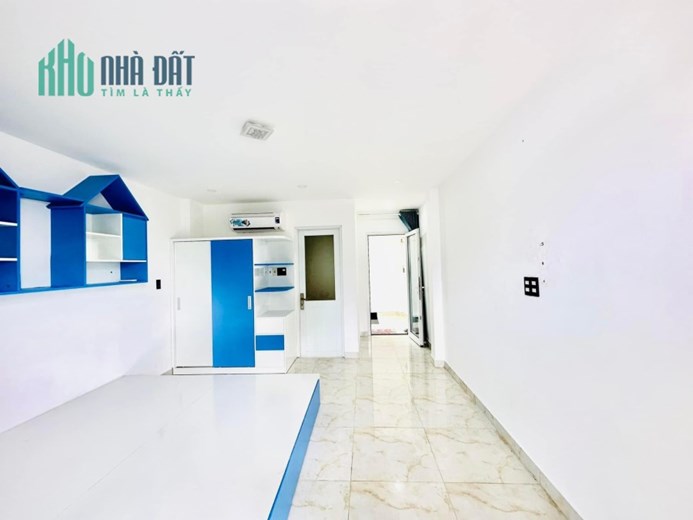 Bán nhà mặt tiền Trịnh Đình Trọng, ngay Khuông Việt, nhà mới 4 Tầng, 4x12m, 4PN, 8.8 tỷ