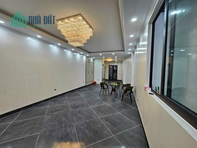 Nhà mói Nguyễn Văn Cừ, 7 tầng, thang máy, 85m, MT 5m +, kinh doanh 17 tỷ 5