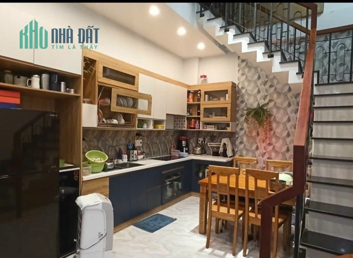 Nhà Thống Nhất, 4x11m, Hẻm 4m, 5 tầng kiên cố chỉ 4.6 tỷ TL