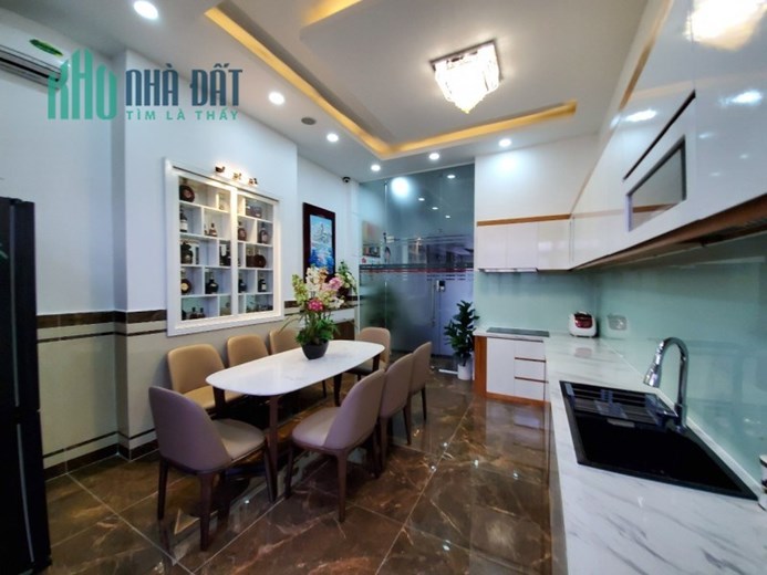 Bán nhà mặt tiền 4Mx19M 4 Tầng Phường Phú Trung quận Tân Phú