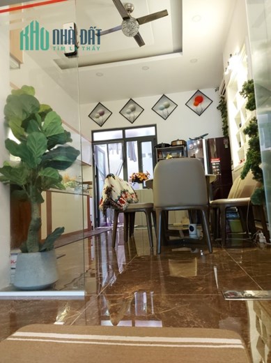 Bán nhà mặt tiền 4Mx19M 4 Tầng Phường Phú Trung quận Tân Phú