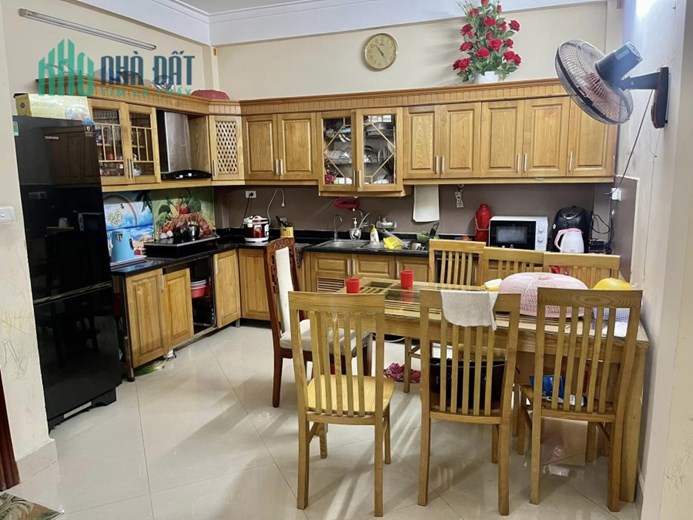 Bán nhà 61m2 phố Âu Cơ, Tây Hồ Thang máy Dòng tiền khủng Giá 8.2 Tỷ