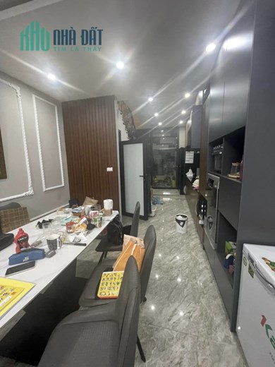 Bán nhà 63m2 phố Âu Cơ, Tây Hồ Thang máy XỊN Dòng tiền 800 triệu/năm Giá 8.1 Tỷ