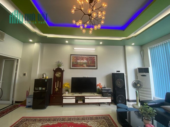 Nhà 2 mặt kiệt ô tô trung tâm Thanh Khê ngang 10m giá giảm 500tr còn 2 tỷ 950tr Lh 0988677254