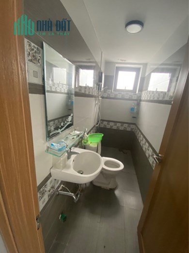 Nhà 2 mặt kiệt ô tô trung tâm Thanh Khê ngang 10m giá giảm 500tr còn 2 tỷ 950tr Lh 0988677254