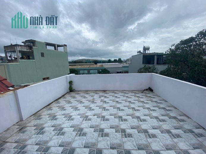 Nhà 2 mặt kiệt ô tô trung tâm Thanh Khê ngang 10m giá giảm 500tr còn 2 tỷ 950tr Lh 0988677254