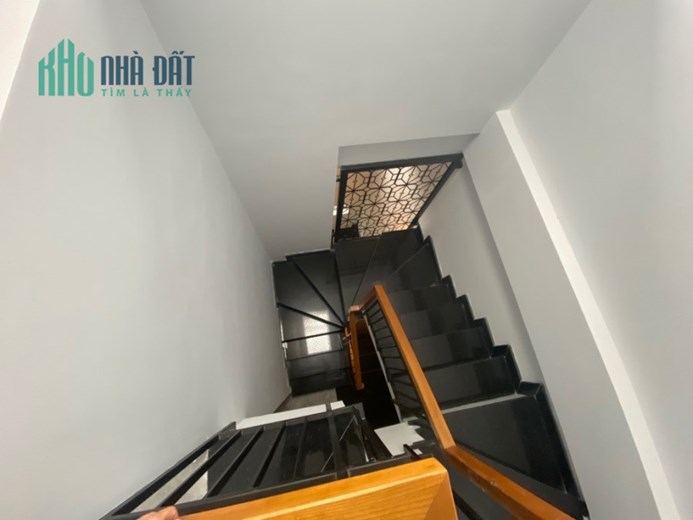 Nhà 2 mặt kiệt ô tô trung tâm Thanh Khê ngang 10m giá giảm 500tr còn 2 tỷ 950tr Lh 0988677254
