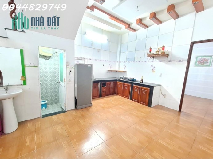 Nhà 3 tầng, dt 70m2 kiệt HUỲNH NGỌC HUỆ, Thanh Khê, Đà Nẵng mà CHỈ 2 TỶ xx (x trung)