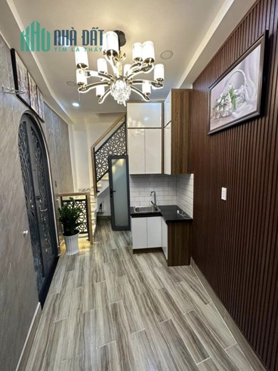 Bán nhà đẹp 3 tầng 2PN 2WC, Tân Hoà Đông, Quận 6, chỉ 2.2 tỷ thương lượng