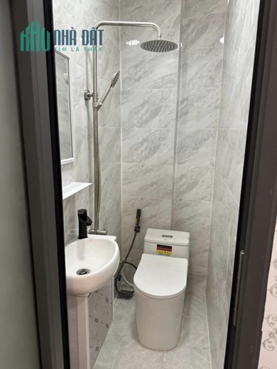 Bán nhà đẹp 3 tầng 2PN 2WC, Tân Hoà Đông, Quận 6, chỉ 2.2 tỷ thương lượng