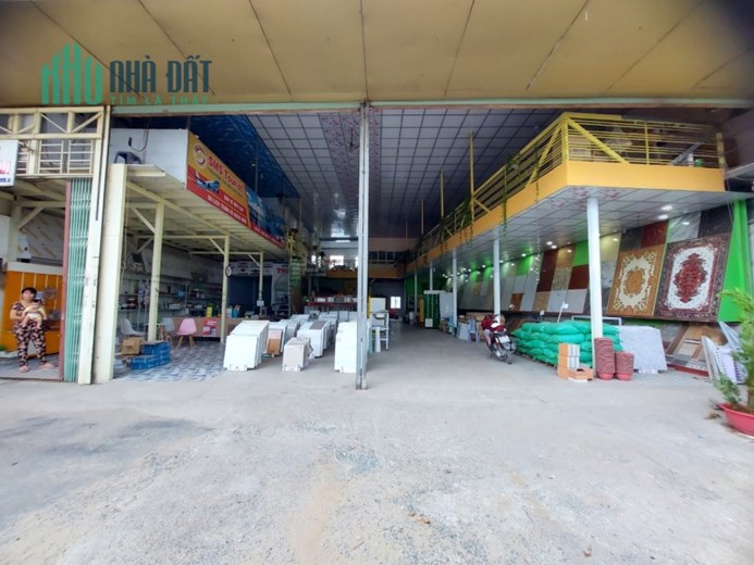 Cần Bán cửa hàng mặt tiền Trần Hưng Đạo, Long Xuyên, An Giang.
