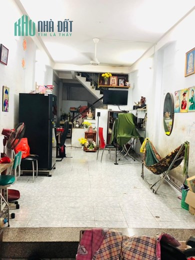 NHÀ HẺM XE TẢI ÂU DƯƠNG LÂN  -KHU DÂN TRÍ CAO  PHƯỜNG 4 QUẬN 8.