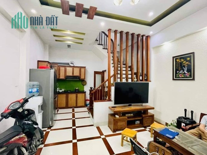 Vĩnh Hồ, Đống Đa 42m*3T an sinh cực đỉnh Trường, Chợ, Viện giá đẹp 4.5 tỷ