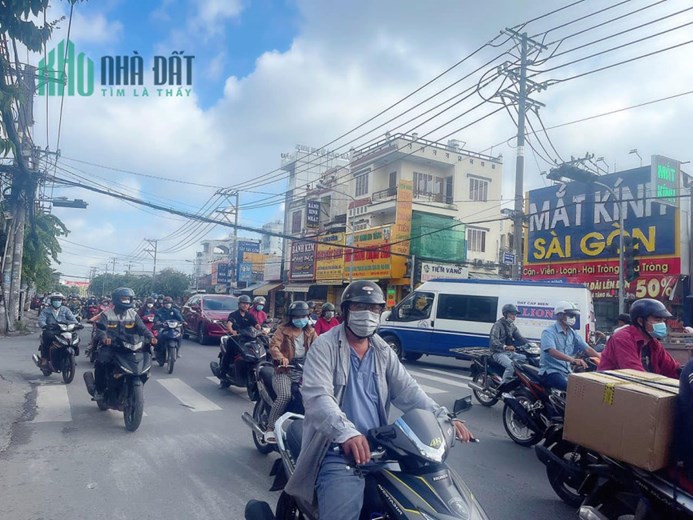 HIẾM - MẶT TIỀN KINH DOANH ĐỈNH - NGAY PHAN VĂN HỚN QUẬN 12, NGANG GẦN 5M, 115M2, 3 PN, 5 PHÚT QUA