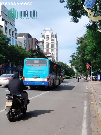Siêu hiếm, nhà mặt phố Nguyễn Văn Cừ, 30m2, nhỉnh 8 tỷ, kinh doanh
