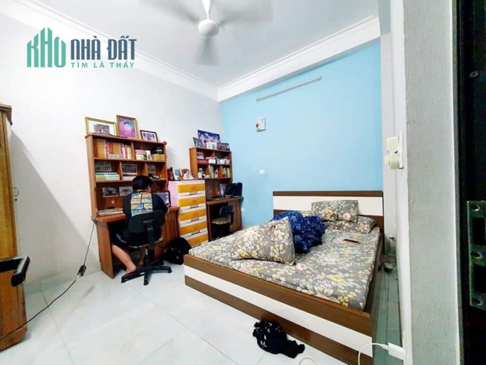 Bán nhà 62m2 phố Âu Cơ, Tây Hồ Thang máy Doanh thu 10%/năm Giá 8.3 Tỷ