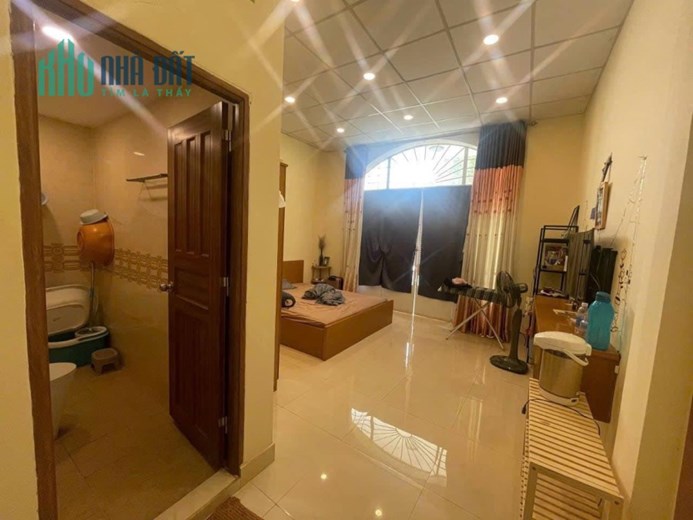Bán Nhà đường Thành Thái Trung Tâm Quận 10 - ô tô đậu trước nhà