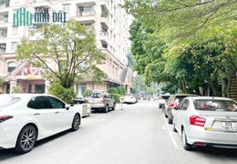 Biệt Thự Đội Nhân 141m2, 4 tầng, MT 8,2, 3 thoáng, Vỉa hè – ô tô tránh, giá 29,x tỷ