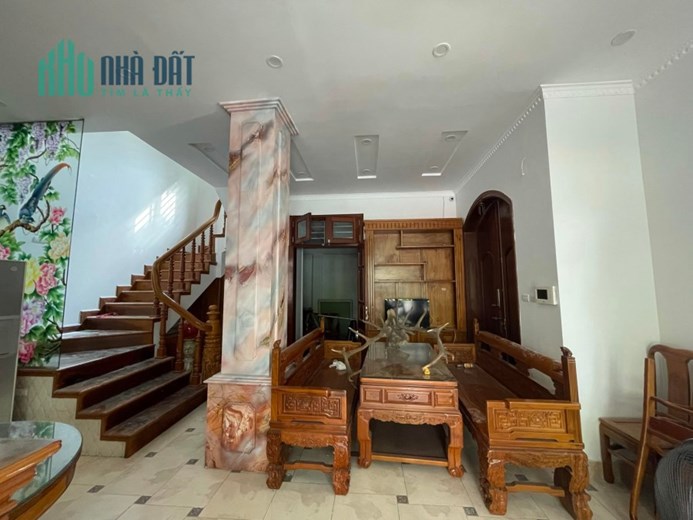 Biệt Thự Đội Nhân 141m2, 4 tầng, MT 8,2, 3 thoáng, Vỉa hè – ô tô tránh, giá 29,x tỷ