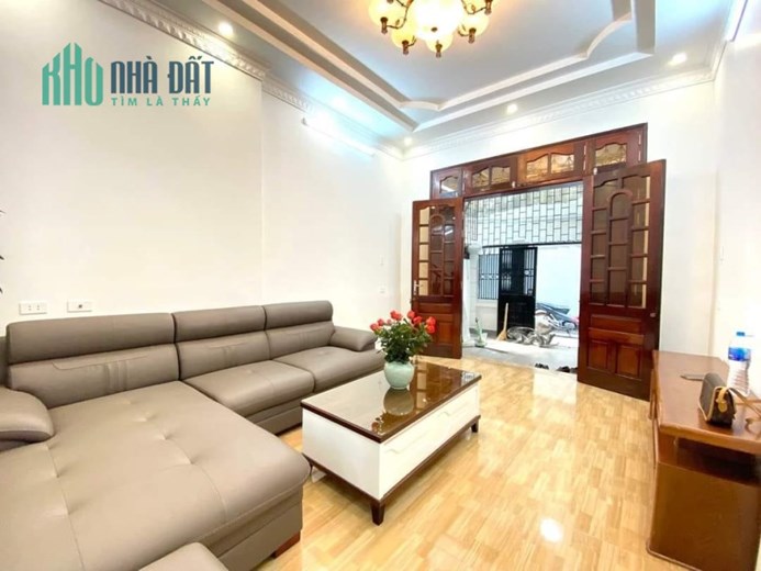NHÀ ĐẸP -TRUNG KÍNH- GẦN PHỐ - GẦN ÔTÔ - LÔ GÓC 51M2 - 4 TẦNG
