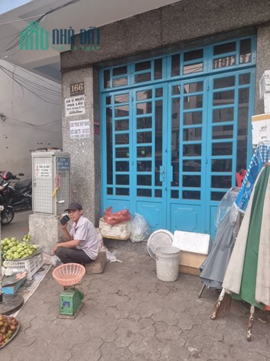 Chia sẻ mặt bằng kinh doanh buổi sáng mặt tiền Dương Bá Trạc Quận 8, gần cầu Nguyễn Văn Cừ.