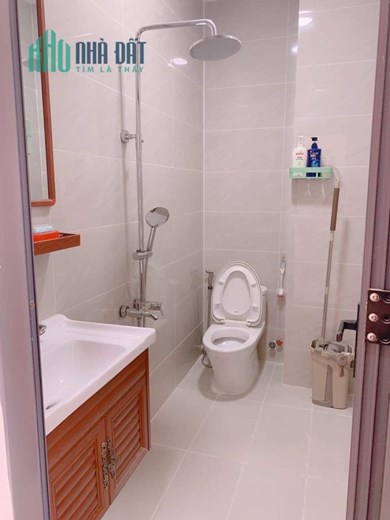 NHÀ CHÍNH CHỦ NGUYỄN TẤT THÁNH, Q.4, HẼM TRƯỚC NHÀ 3M, DT:4x10, 6 TẦNG, 5,6 TỶ.