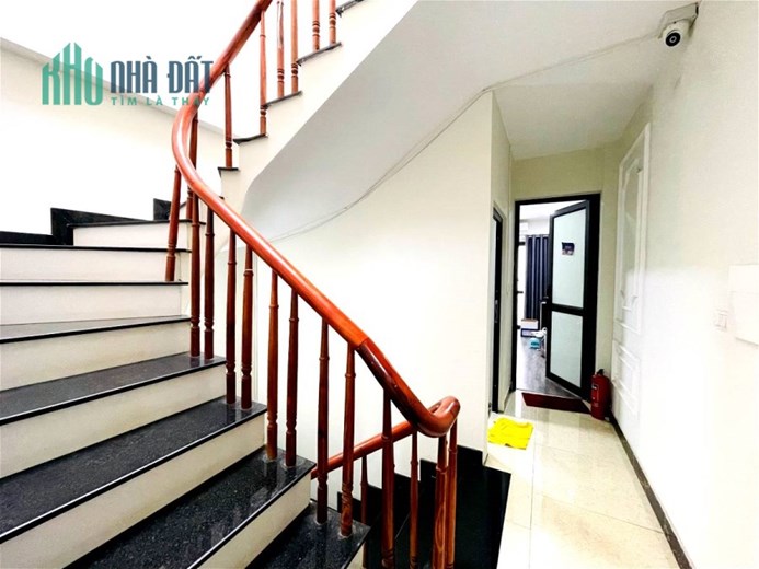LÔ GÓC-Ô TÔ đỗ cửa-KINH DOANH-QUAN NHÂN-THANH XUÂN