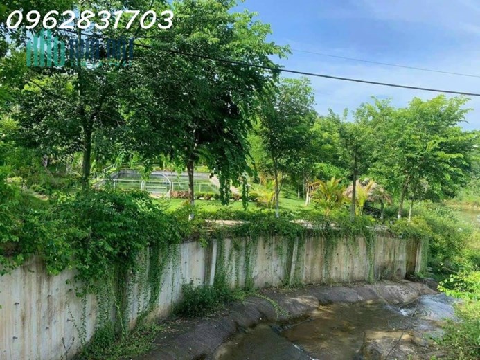 chủ cần tiền cắt lỗ nhanh lô đất 850m -400m tc bám hồ giá rẻ nhất thị trường